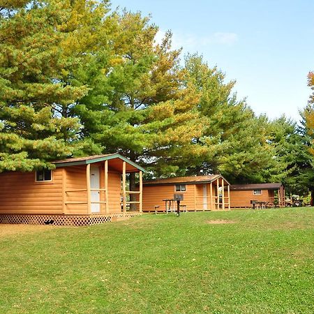 Plymouth Rock Camping Resort Basic Cabin Elkhart Lake المظهر الخارجي الصورة