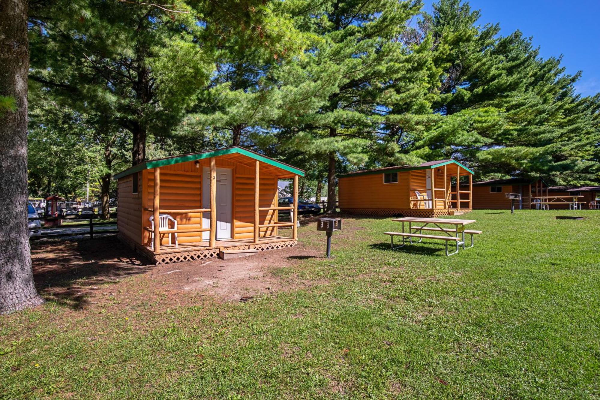 Plymouth Rock Camping Resort Basic Cabin Elkhart Lake المظهر الخارجي الصورة