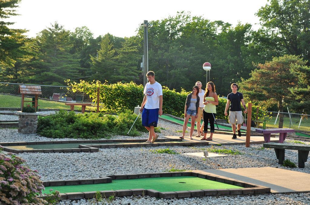 Plymouth Rock Camping Resort Basic Cabin Elkhart Lake المظهر الخارجي الصورة