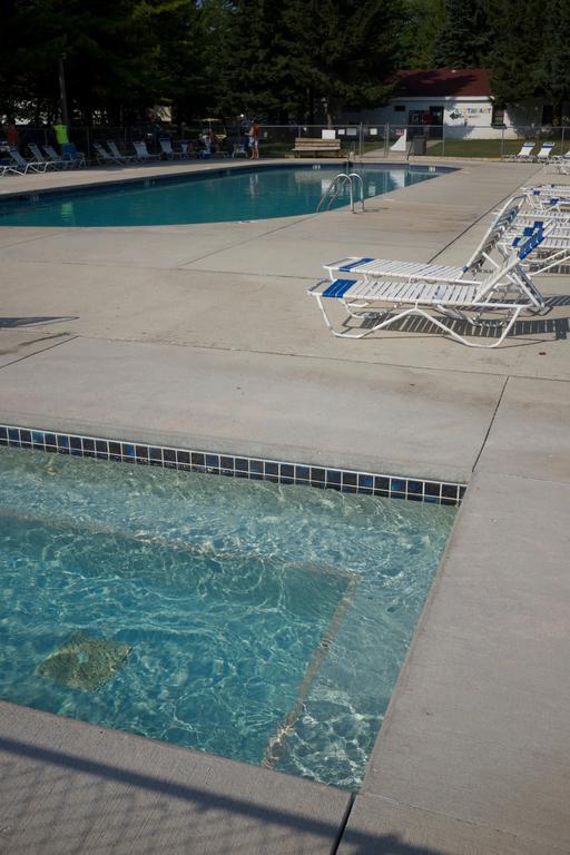 Plymouth Rock Camping Resort Basic Cabin Elkhart Lake المظهر الخارجي الصورة