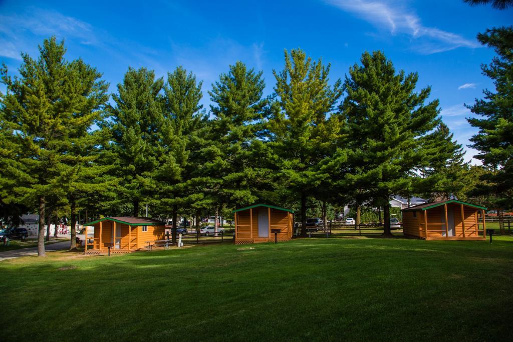 Plymouth Rock Camping Resort Basic Cabin Elkhart Lake المظهر الخارجي الصورة