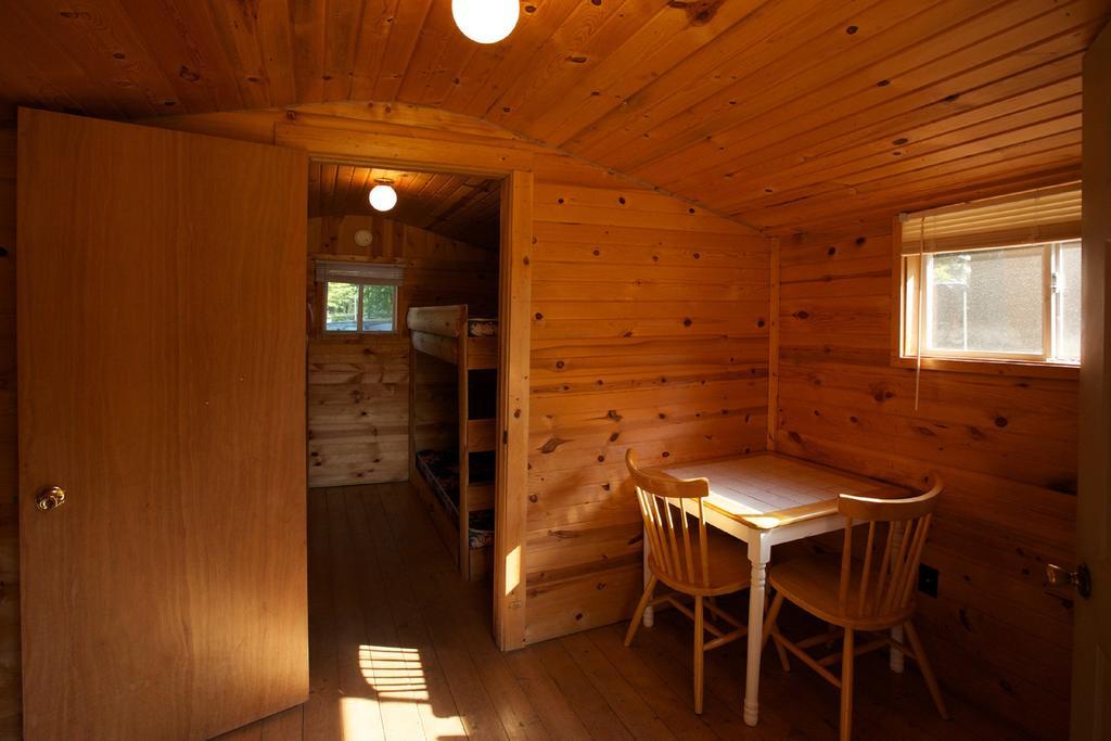 Plymouth Rock Camping Resort Basic Cabin Elkhart Lake المظهر الخارجي الصورة